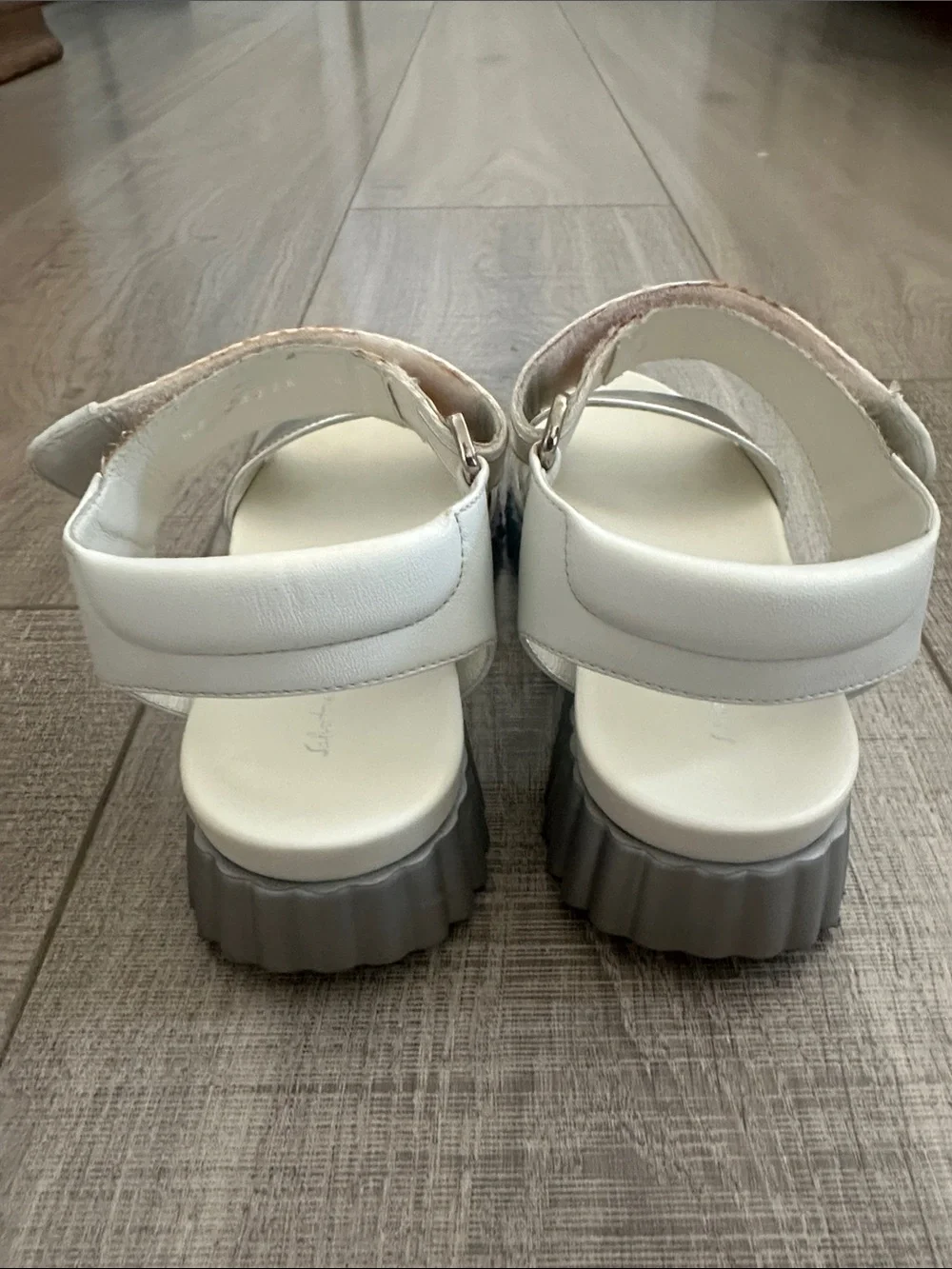 Salvatore Ferragamo Sabaudia Sandal in Argento Mirrored Leather Size 5